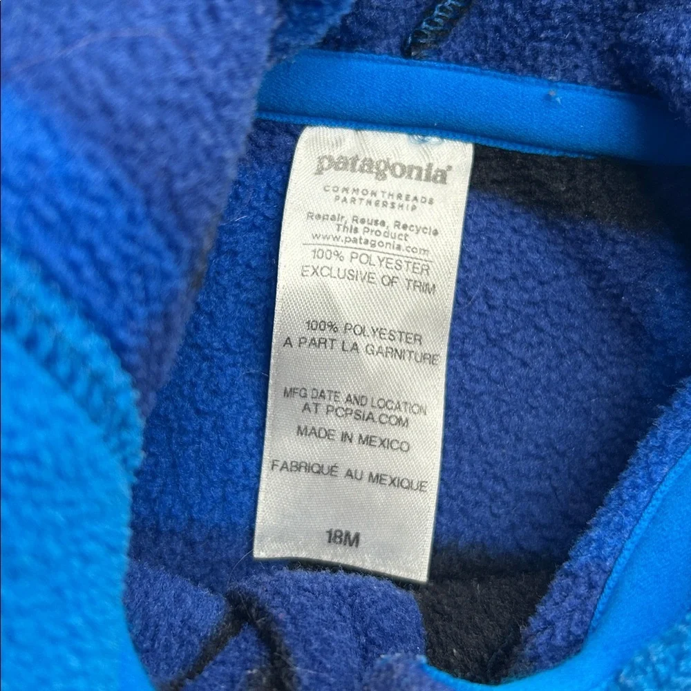 Patagonia Blue and Black Plaid Fleece Hoodie Baby Swirly Top Jacket Size 18M - Picture 2 of 9